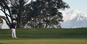 A golfer at winter tournament week